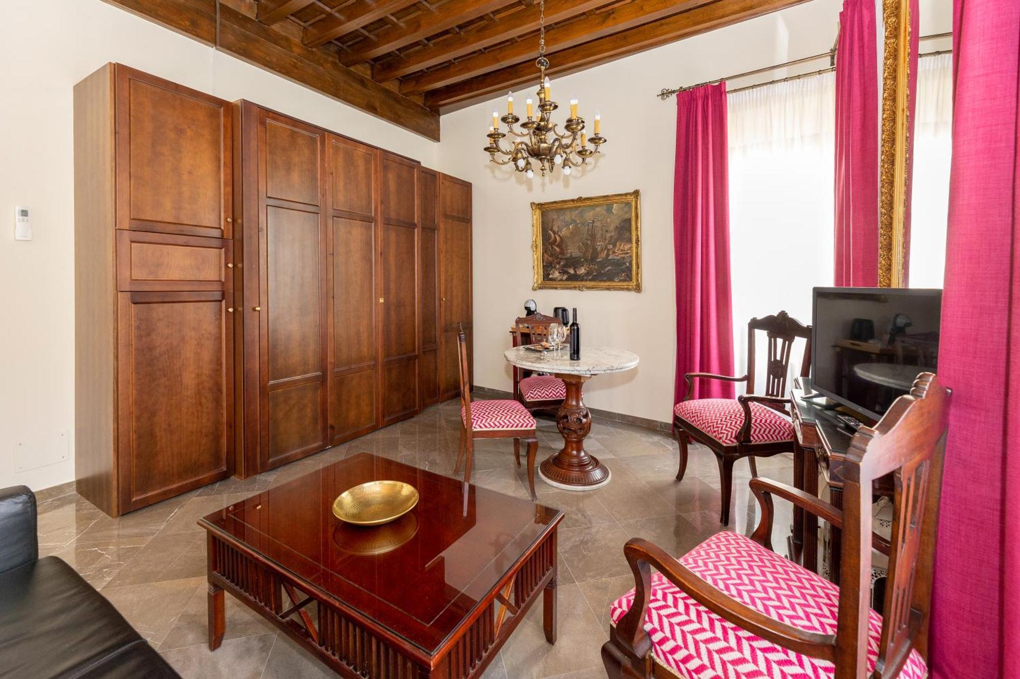 Apartment En Pleno Centro, Aljibe Rodrigo Del Campo 1b *